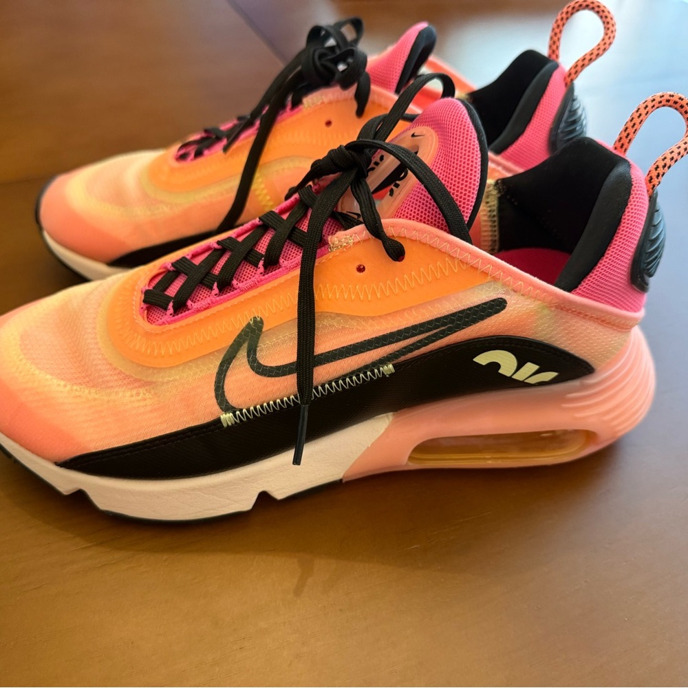 Nike Women's Pink and Black Sneakers